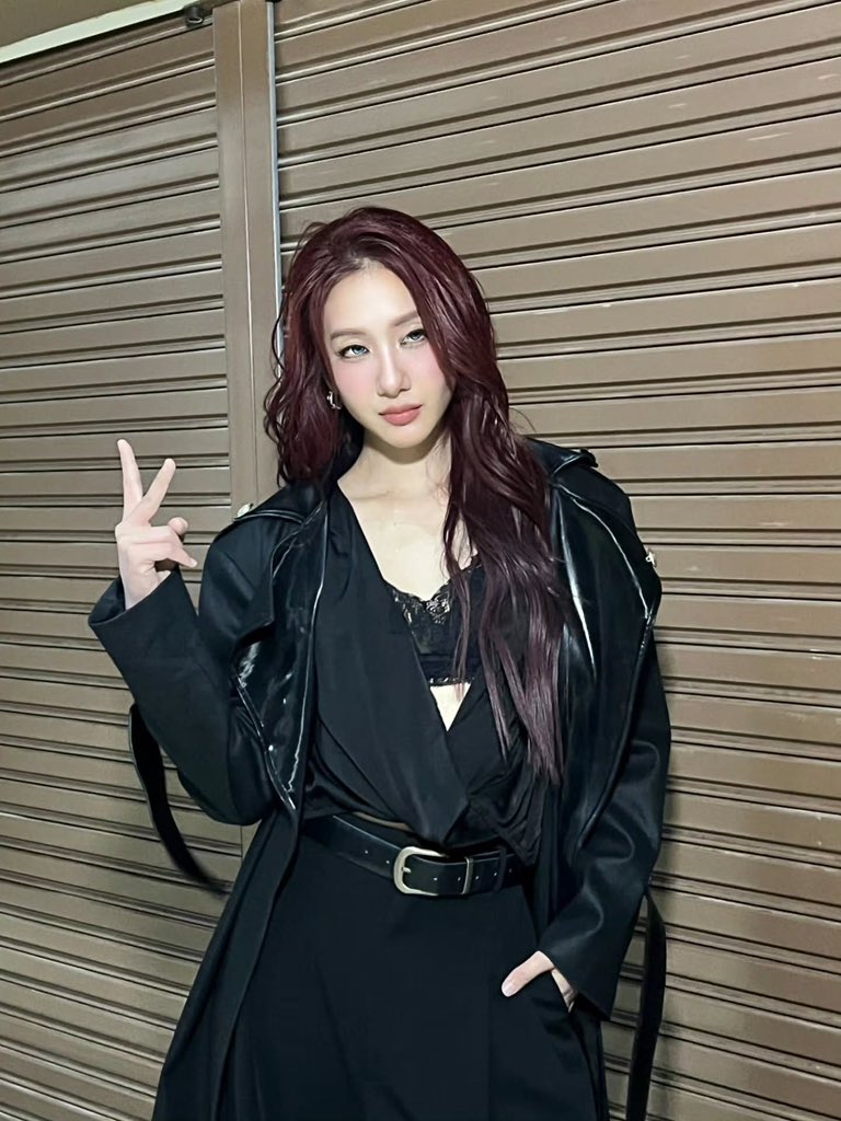 ชั้นไม่รู้จะชมหล่อหรือสวย เพราะทั้งหล่อทั้งสวยเลยอะ