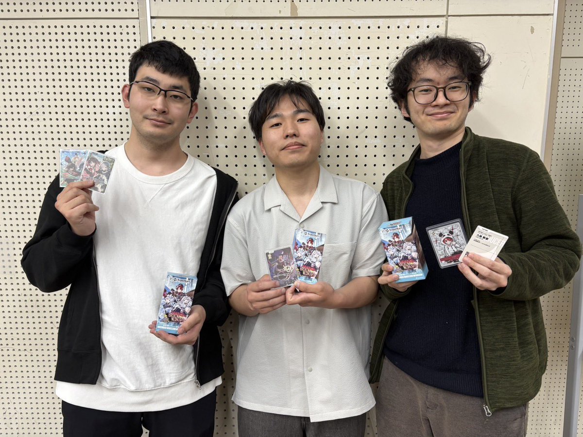 flatCSxross's tweet photo. ベスト4

コトブキ村

ぱぁるる選手/赤緑ラッシュアサルト

コトブキ選手/赤緑強奪ラッシュ

さちお選手/赤黄先導者ラッシュ

おめでとうございます！ https://t.co/D2QI764wW4