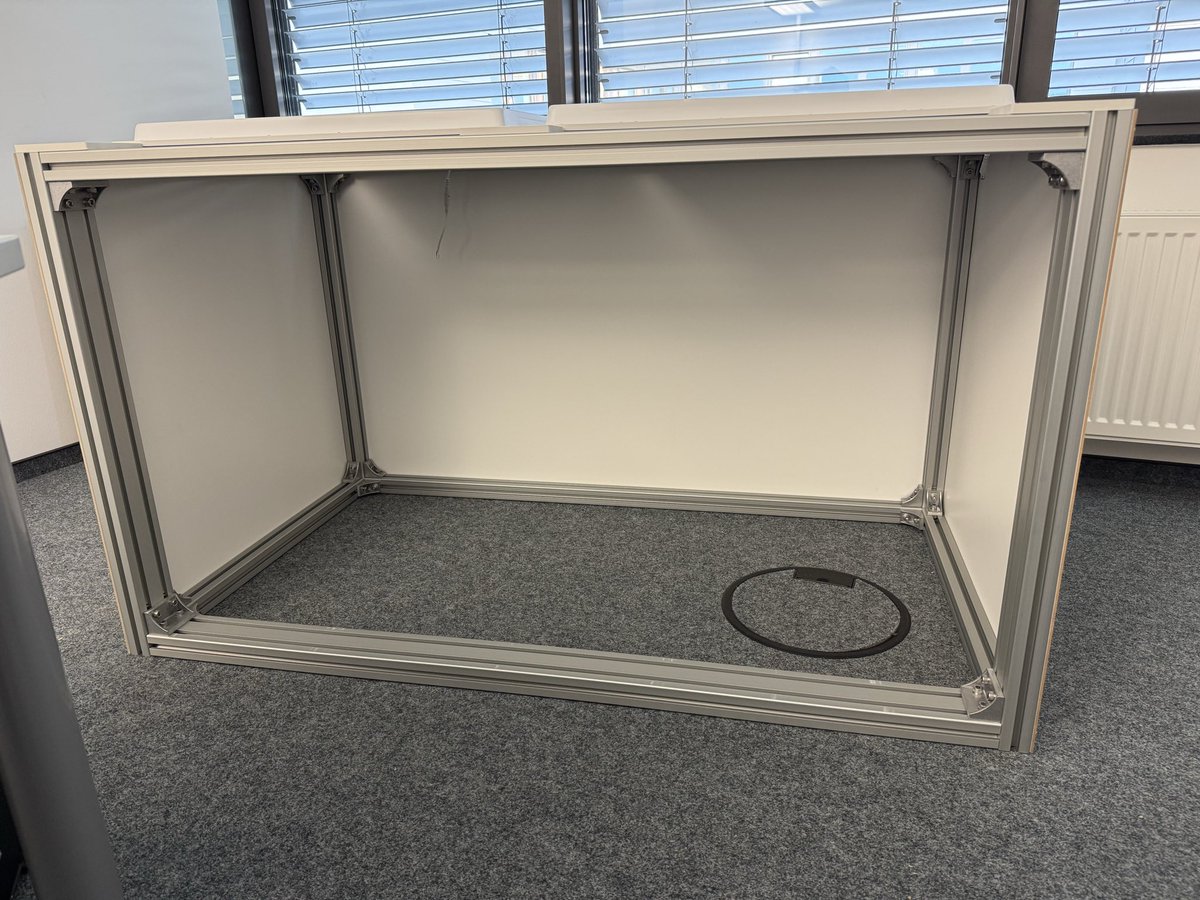 neurosp1ke's tweet photo. Weekend project completed: light box upgrade for transferable policies; 💙 to @RobotLearningCo for sharing the BOM. My hope is that this will allow reliable deployment on different systems with similar setup - towards a 🤖 DK-1 policy AppStore https://t.co/j9iMrgIqNm