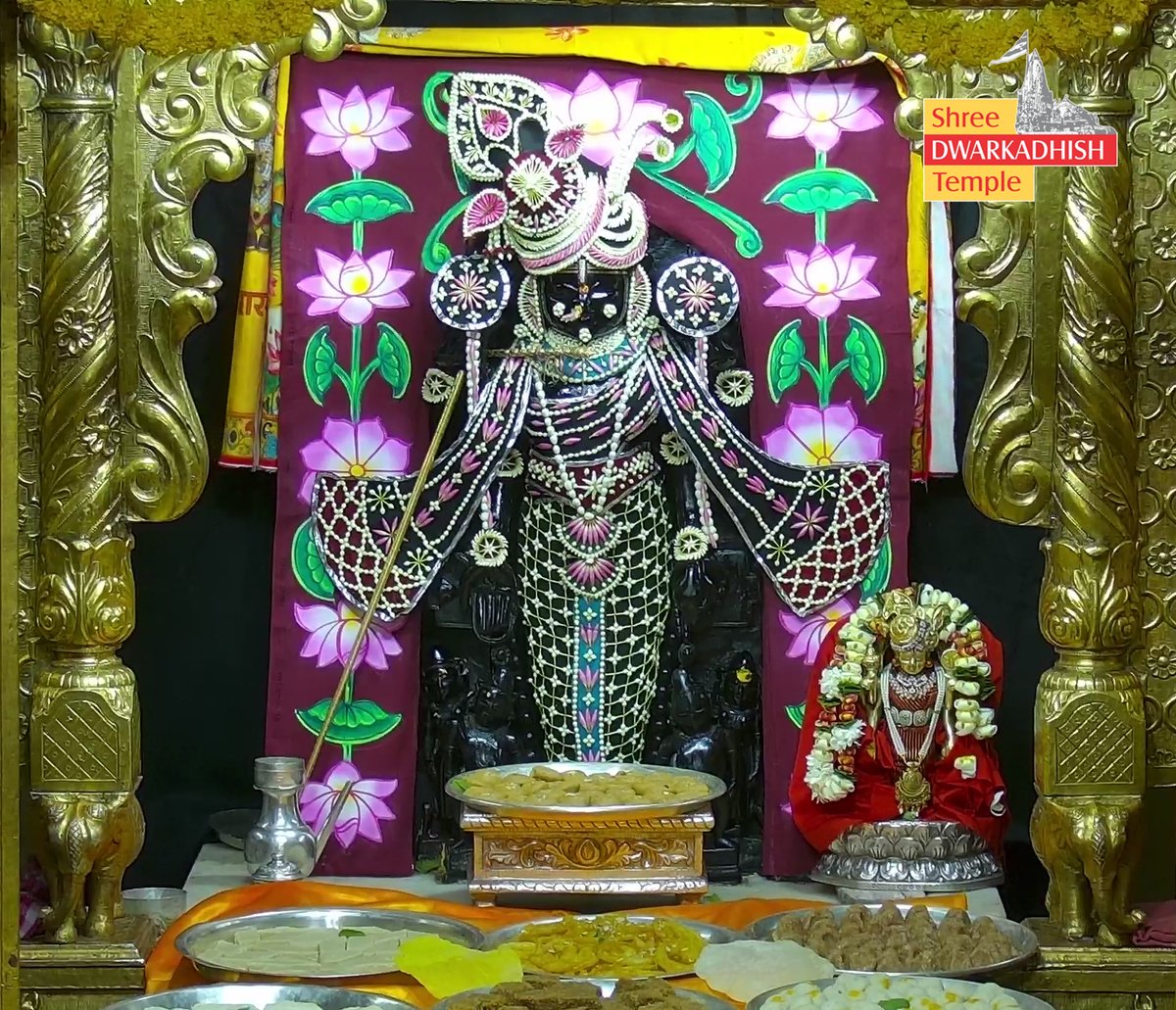 Shri Dwarkadhish Mandir tweet media
