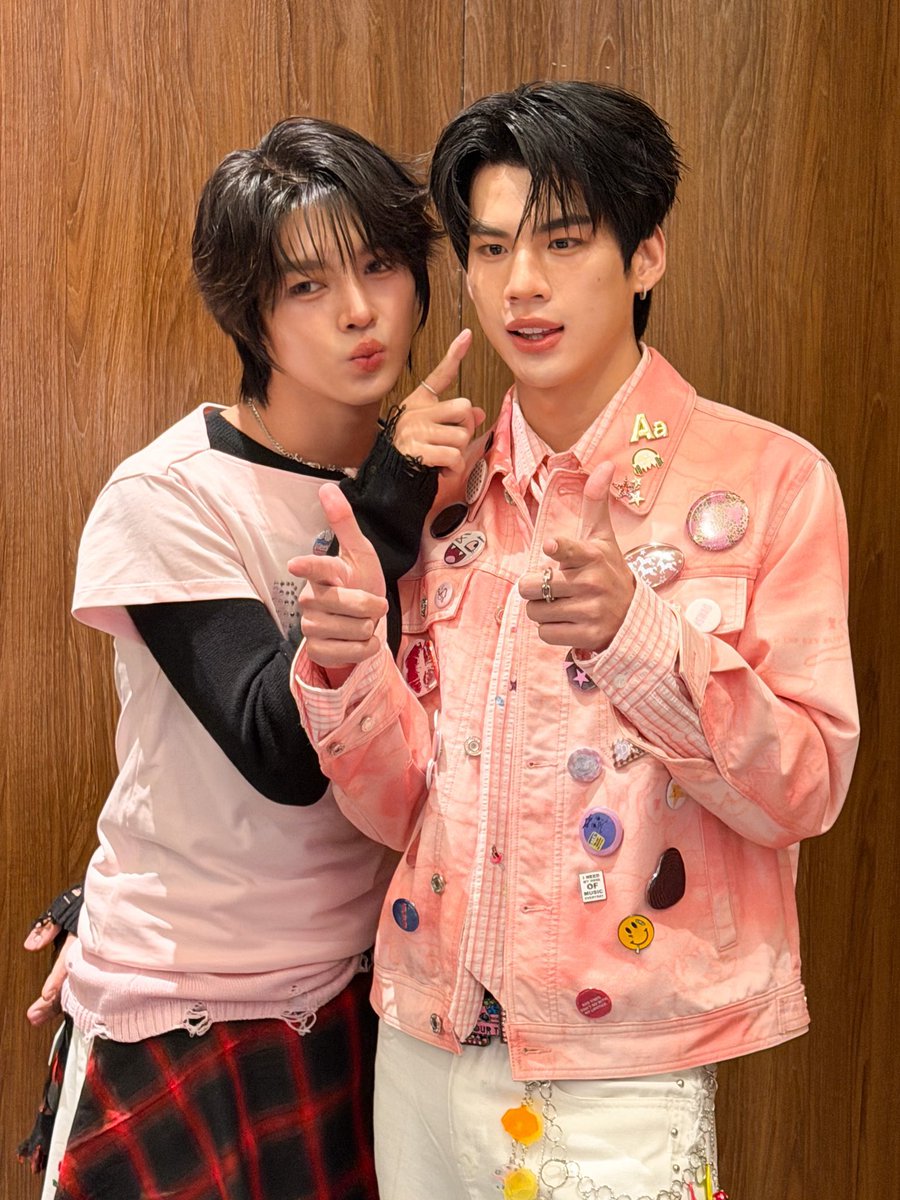 you did so well today, my northotto! I’m incredibly proud of the two of you. your first fan sign is a success, and I can’t help but be happy seeing how loved you are. you both truly deserve all the support and happiness coming your way🩵

#JaoNorth #ottoottoo #northotto