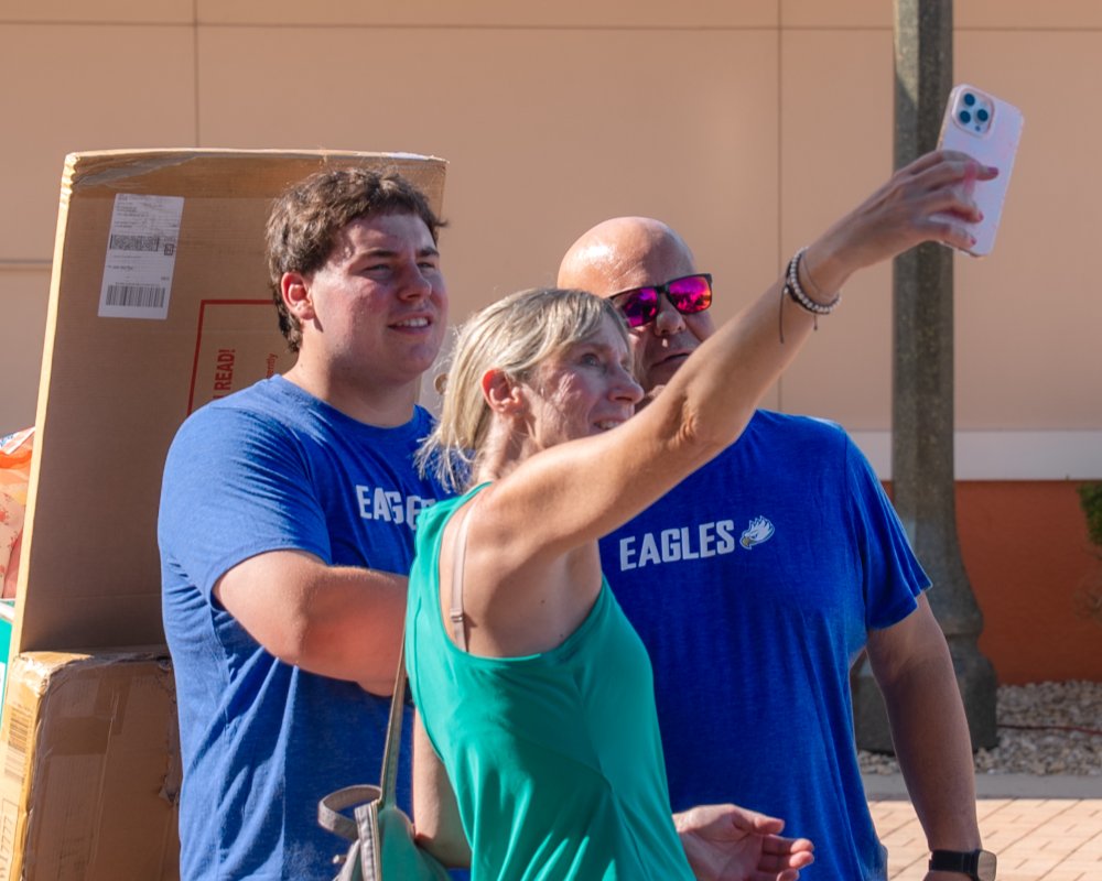 Florida Gulf Coast University tweet media