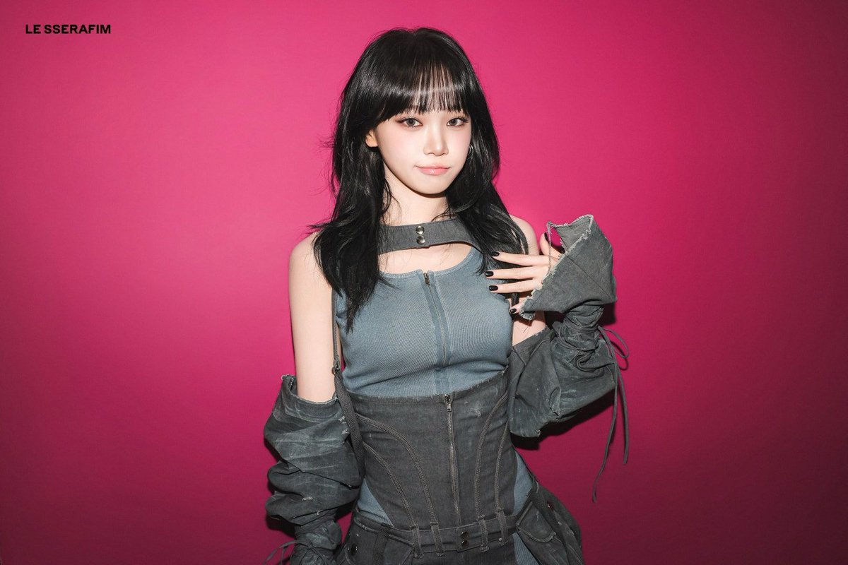 kim chaewon pics tweet media