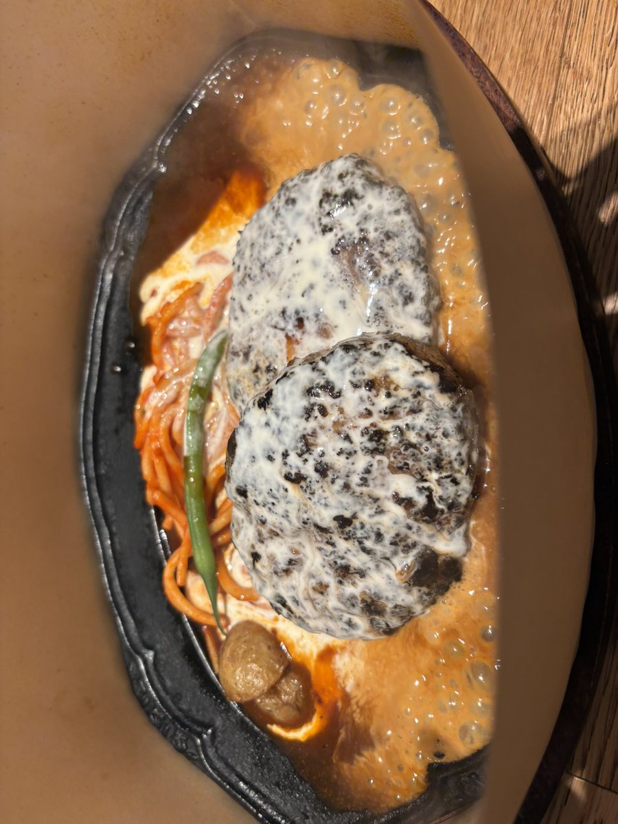 お昼に岡崎アウトレットモールで食べた 『君のハンバーグを食べたい