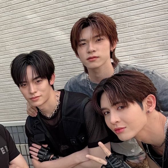 สเต้ปเพิ่ลนะะะะะ((ไม่รู้สเต้ปใครกันแน่ แต่เบเนฟิคโฟโต้กรุ้ปของจี๋จี๋แน่นอน)))

1.ถ่ายรวมเซลล์ฟี่
2.อยู่หลังเธอได้ครับสบายมาก
3.ถ่ายกับพ่อพ่อใกล้ละ 
4. ได้ถ่ายกับเธอแล้วววว

DEXX AT THAIFES TOKYO
#teeteepor #ตี๋ตี๋ป๋อ 
#ThaiFesTokyoxDEXX