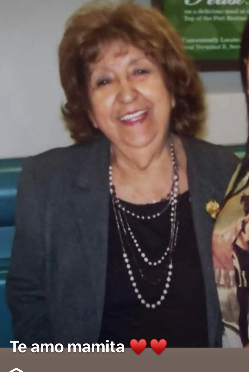 Cocoy_18's tweet photo. Feliz día a mi madre hermosa : Gloria de la Mancha, quien nos acompaña  desde el cielo.  Te amo mamá. Te elegiría en todas mis vidas ♥️ https://t.co/Y5C3gqGpXU