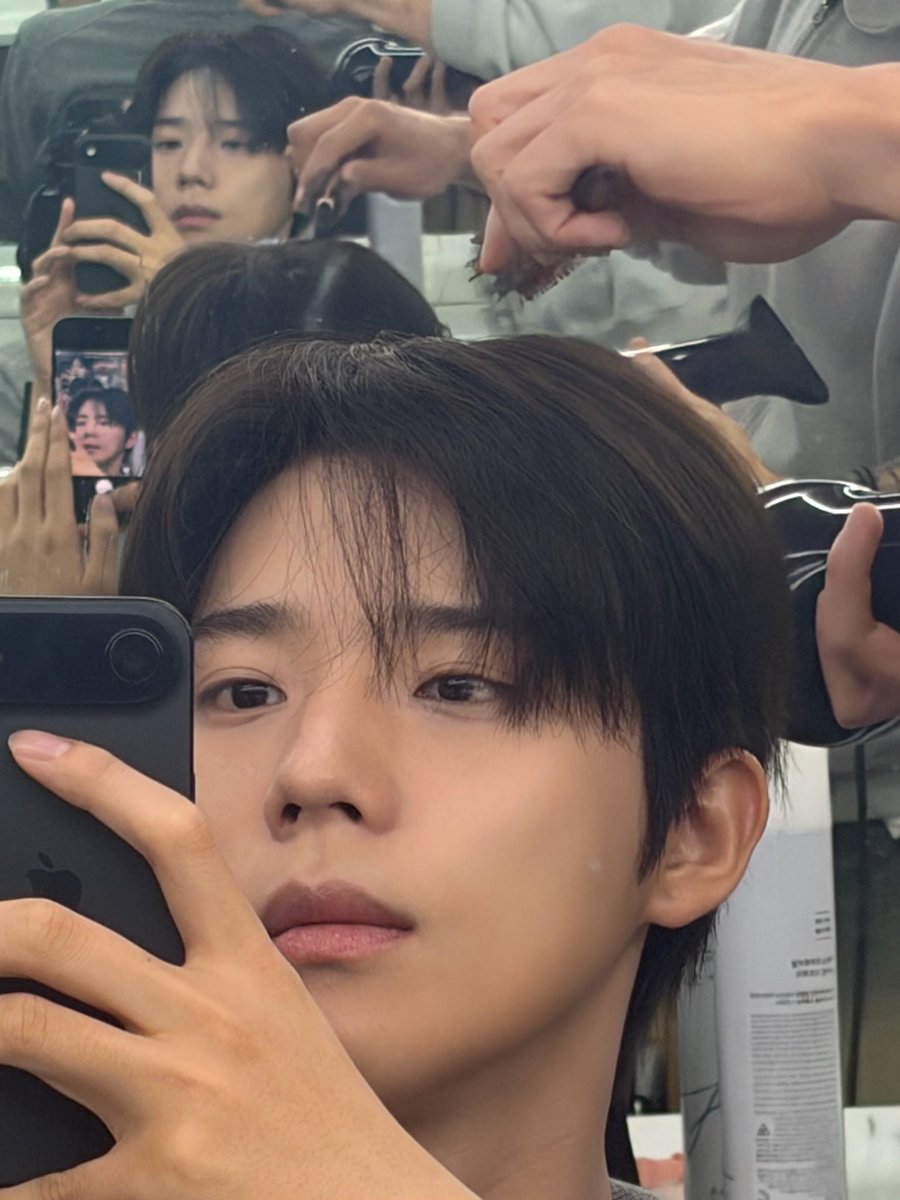 sangmxn2's tweet photo. 생일선물 받은걸로 할게요 #문상민 #문댕버블 https://t.co/DaOfLKUbUD