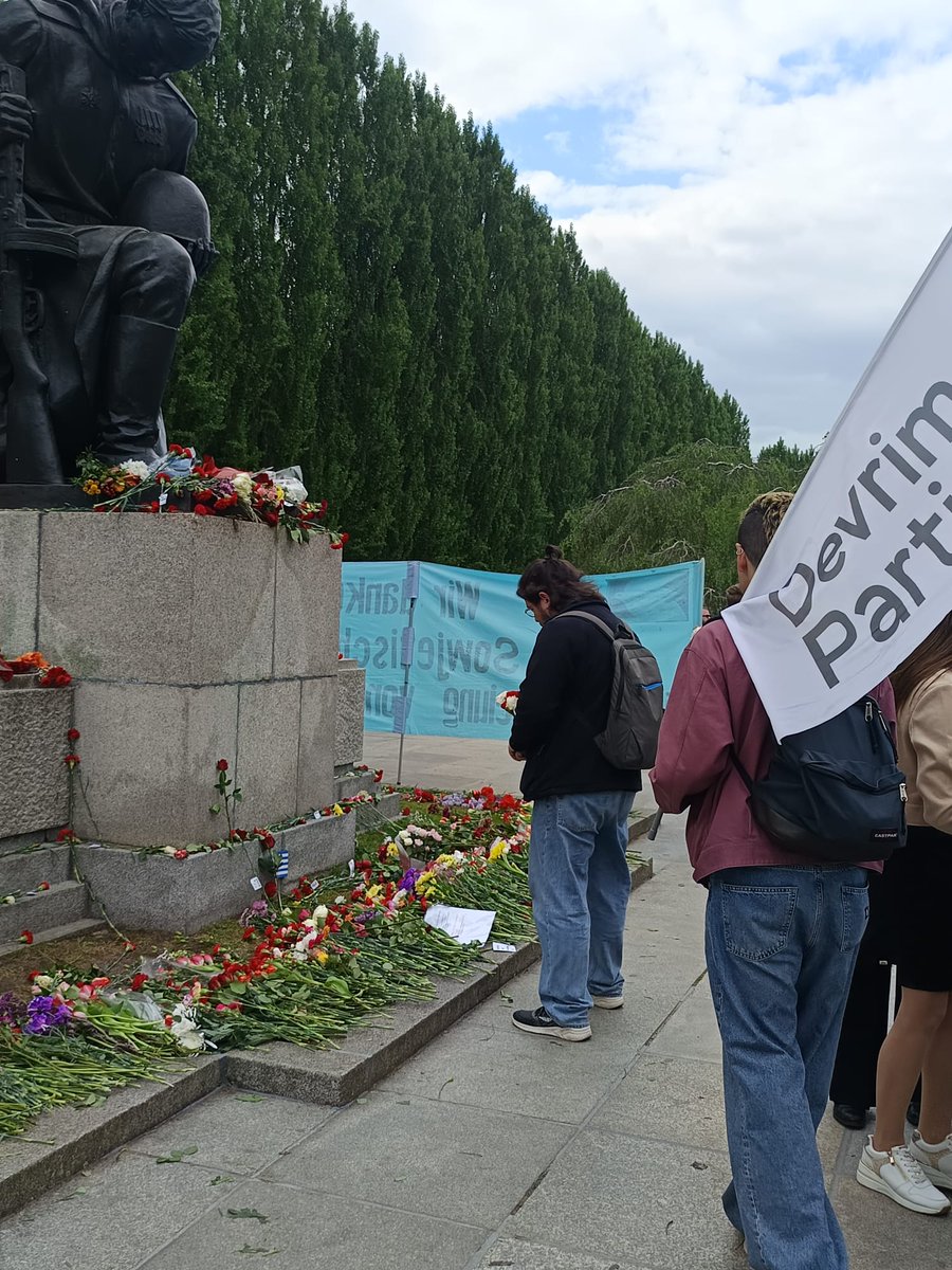 devrim_int's tweet photo. We celebrated the Victory Day at the Soviet Memorial in Treptower Park, Berlin.

Red greetings to the heroes who gained victory against fascism! https://t.co/RSRZ2yDiwN
