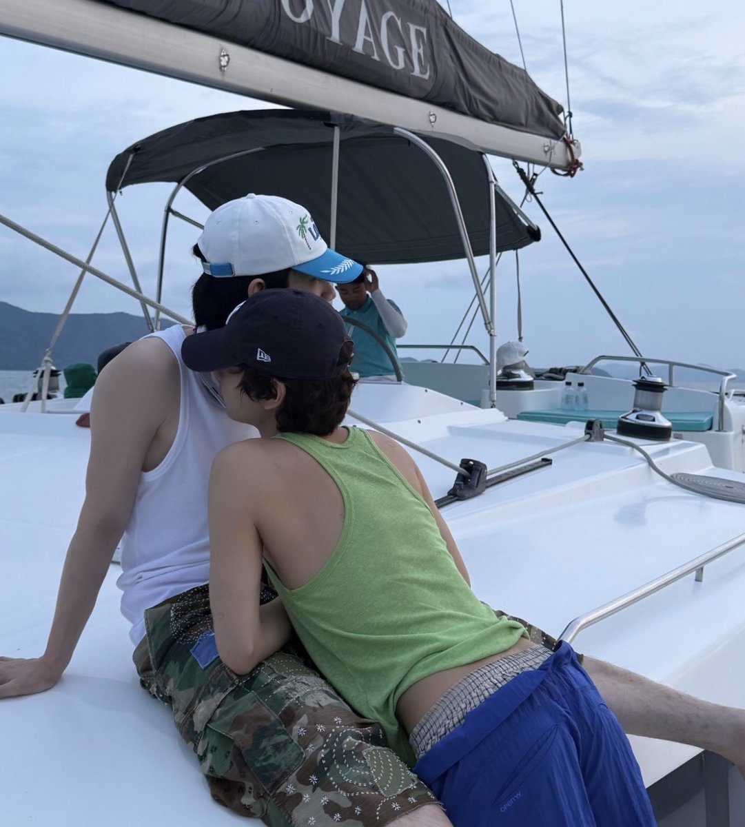 sfkkfs_'s tweet photo. ฟินตั้งแต่เมื่อวานละ เสริฟ์ไม่พักก 🧐 https://t.co/5IxaCBlPOE