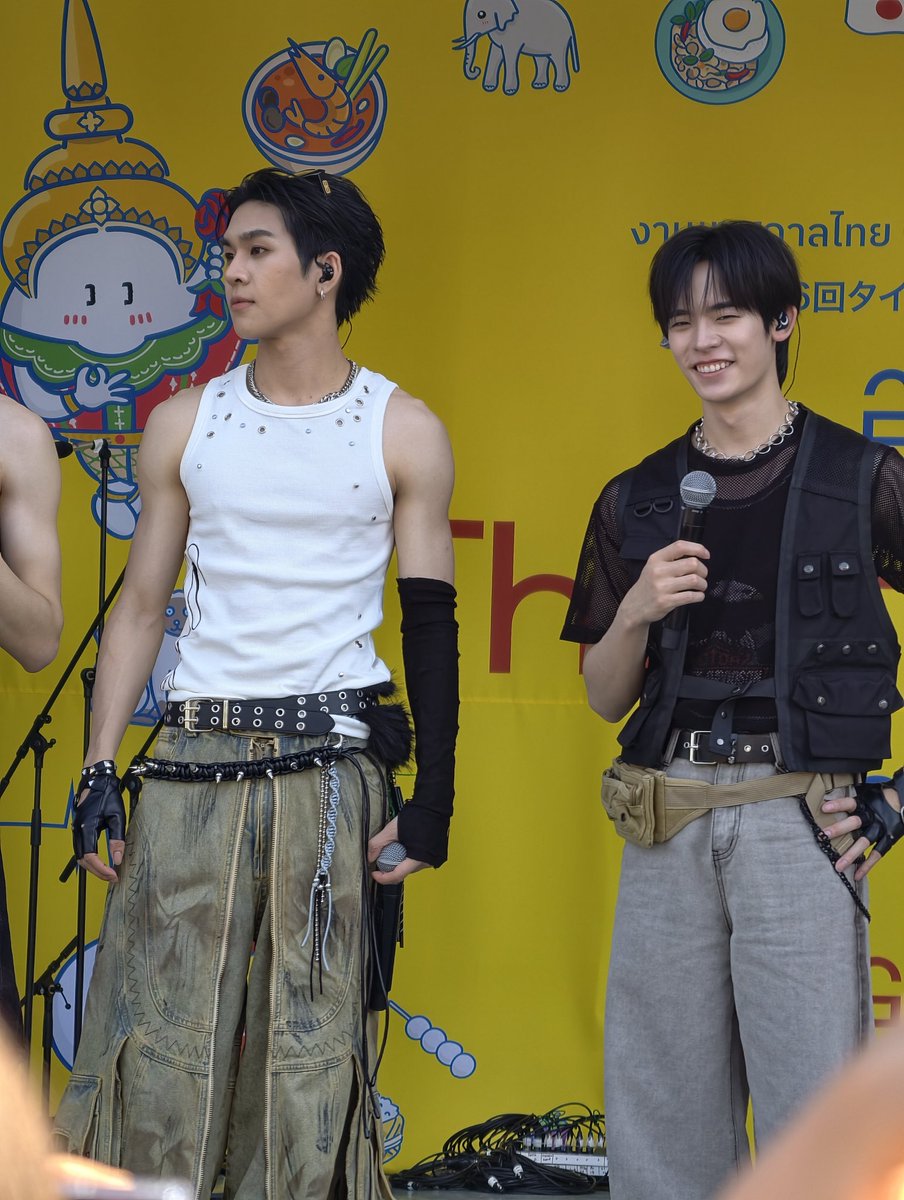 เพื่อนอู๋ เพื่อนป๋อ ☺
เห็นละนึกถึง 
"4 ทุ่มละ!! ไปกินข้าว!!!" อีกแล้วอะ
 อุตส่าเอาออกจากหัวได้แล้วเชียว 🤣

 #auautnp #porsuppakarn 
#ThaiFesTokyoxDEXX
#thaifestivaltokyo2026
#DEXXth