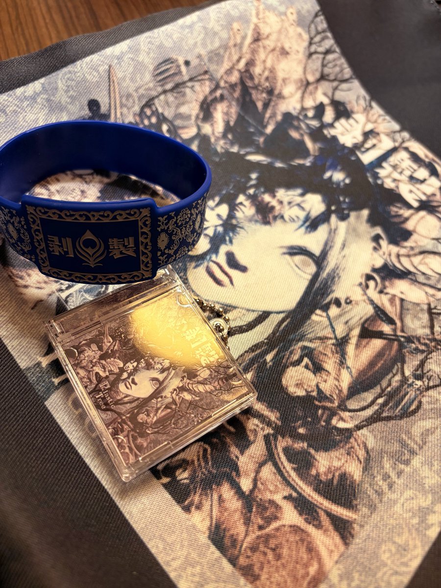 artisan726's tweet photo. 仙台Rensaにて剥製に会いに。

大好きな音楽をずっと聴きに行きたくて行けなくて、感情を押さえつけたらいつの間にか、その温かさも空っぽになって凍えてた。でも今日は、色付く様にゆっくりと指先に体温が灯る。

なんて素敵な可惜夜だろう。。
この頂いた幸せを、次に出会える日まで持ち続けていこう https://t.co/cl2lbVTVAS