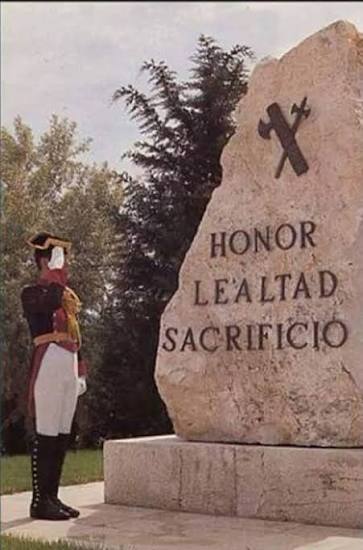 DENKER777's tweet photo. ¡ VIVA LA GUARDIA CIVIL ! 🇪🇦✝️🇪🇦 https://t.co/XlKJmE8SFp