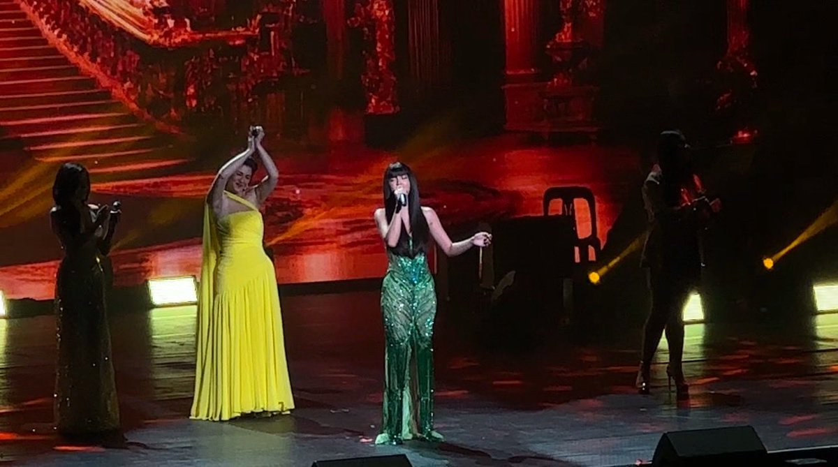 sinesilog's tweet photo. asia’s songbird regine velasquez-alcasid’s proud moment for new-gen sensation kai montinola. you’ve come so far, my love @kakaimontinolaa 🤍 https://t.co/HtPu6LXc2z