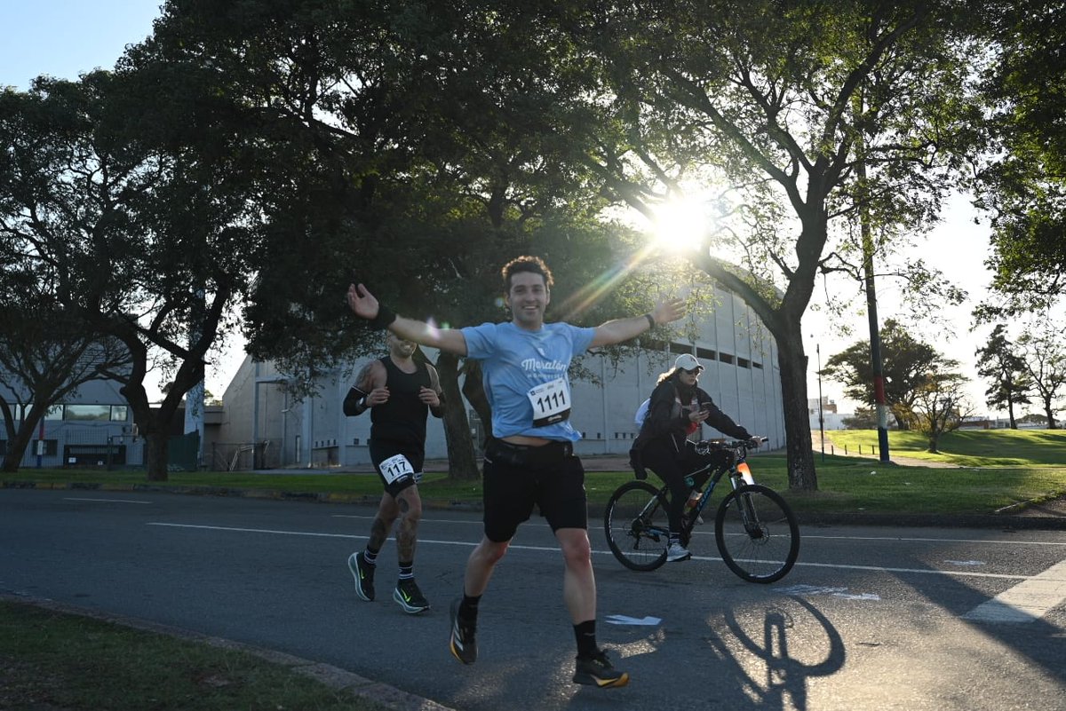 MVDeporte's tweet photo. #MaratónDeMontevideo 🏃‍♀️

Parque Batlle, domingo, sol y deporte ☀️

Así va la #ExperienciaMaratón por la ciudad🥇

Toda la data📲 https://t.co/7A58j60Eow https://t.co/GN65wiAIlY