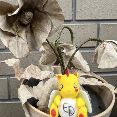 excitingdrive's tweet photo. エキドラ工場長作
みんなを救った枯れたクリスマスローズ✨
#新しいプロフィール画像 https://t.co/HzOl5h8Ec3