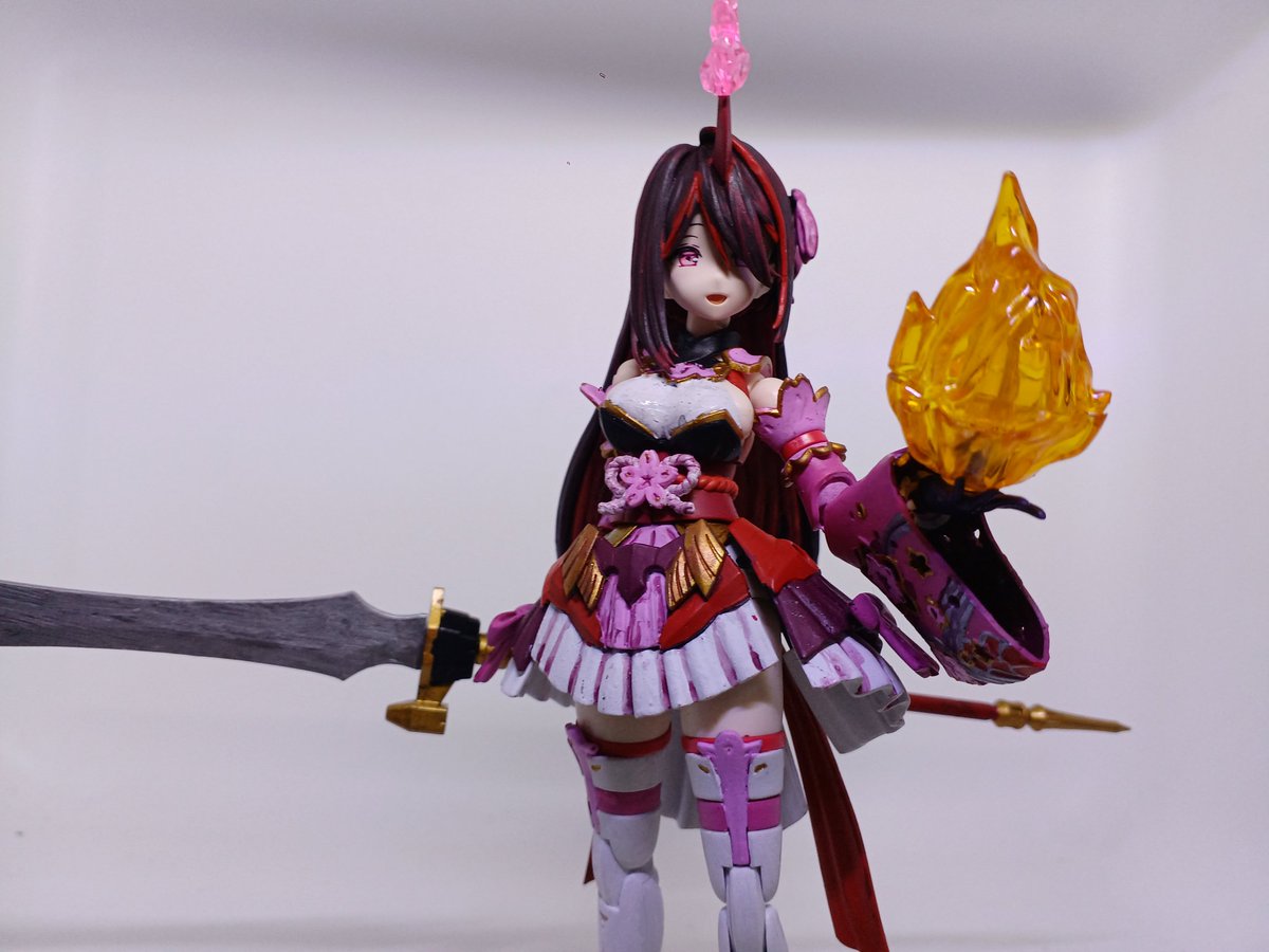 シュレミ 鴛鴦の義 鬼の子であり、魔炎の使い手 薙刀と鉄球、鬼火を