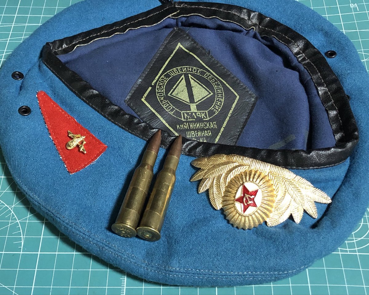 Vショーでソ連空挺部隊のベレー帽と7.62×54R弾のダミーカートを買い