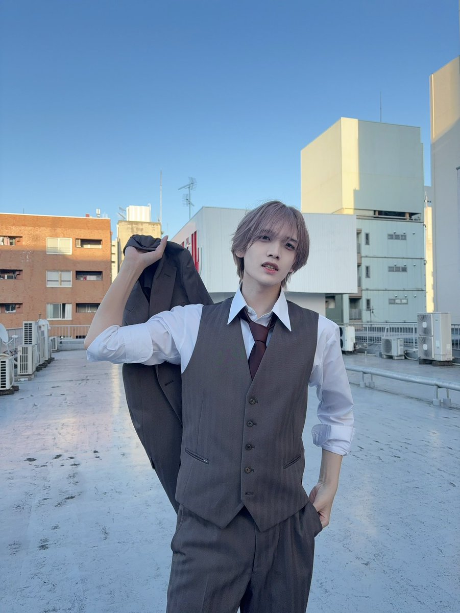 Reborn__AKITO's tweet photo. モデルごっこしてた🧳 https://t.co/y4Er35Jh1O