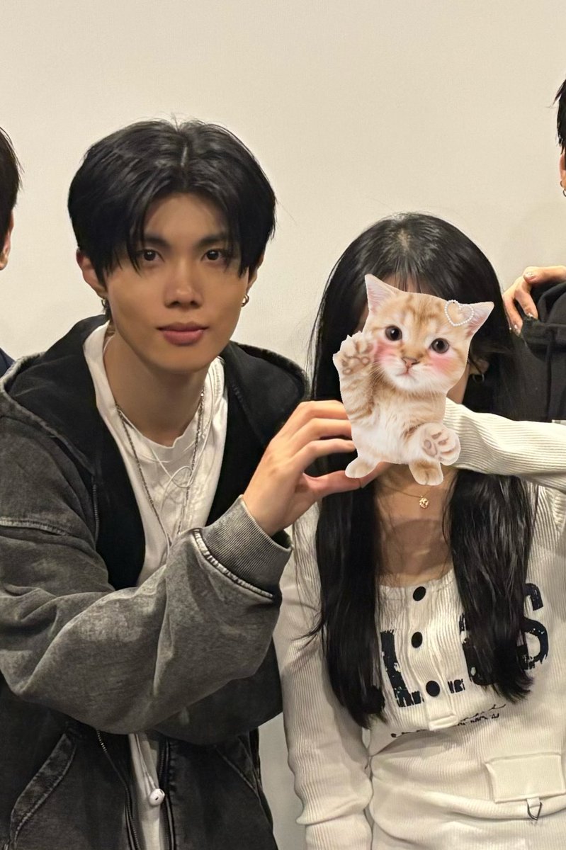 dr2xm's tweet photo. 오천만년만에 만남// https://t.co/TpqM3zdziR