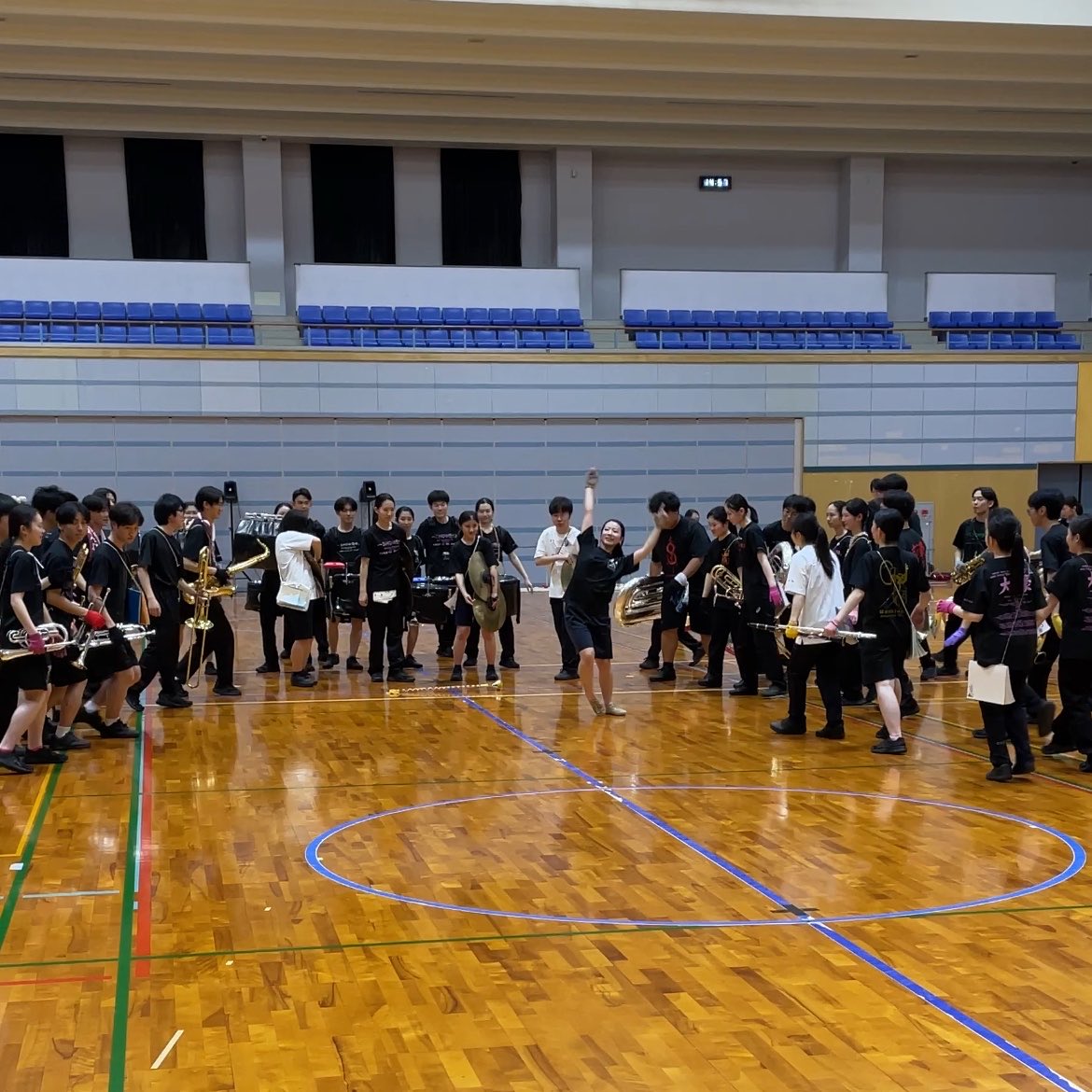 ohoribrass's tweet photo. パレコン始動
規定課題そっちのけで寸劇の練習に勤しむなど #大濠パレコン💂 https://t.co/VYuolavu0N