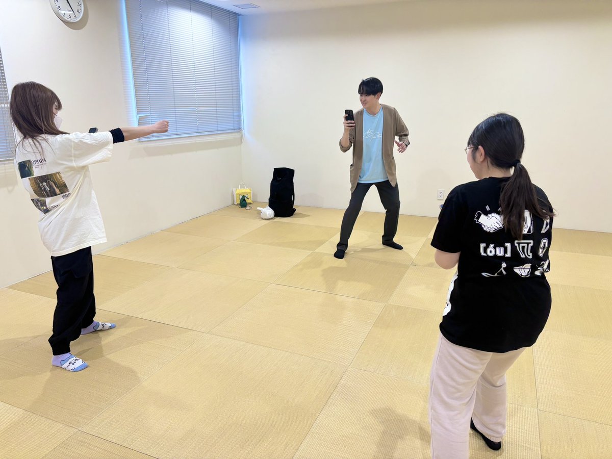 teaaa_time_'s tweet photo. 本日の稽古は見学者様が来てくださりました〜〜！☺️🙌
過去公演の台本を一気読みして久しぶりにティータイムの世界観にどっぷり浸りました♪🫖

稽古写真とだいちゃんが差し入れしてくれたどら焼きと✌️ https://t.co/DMGSsxoFdI
