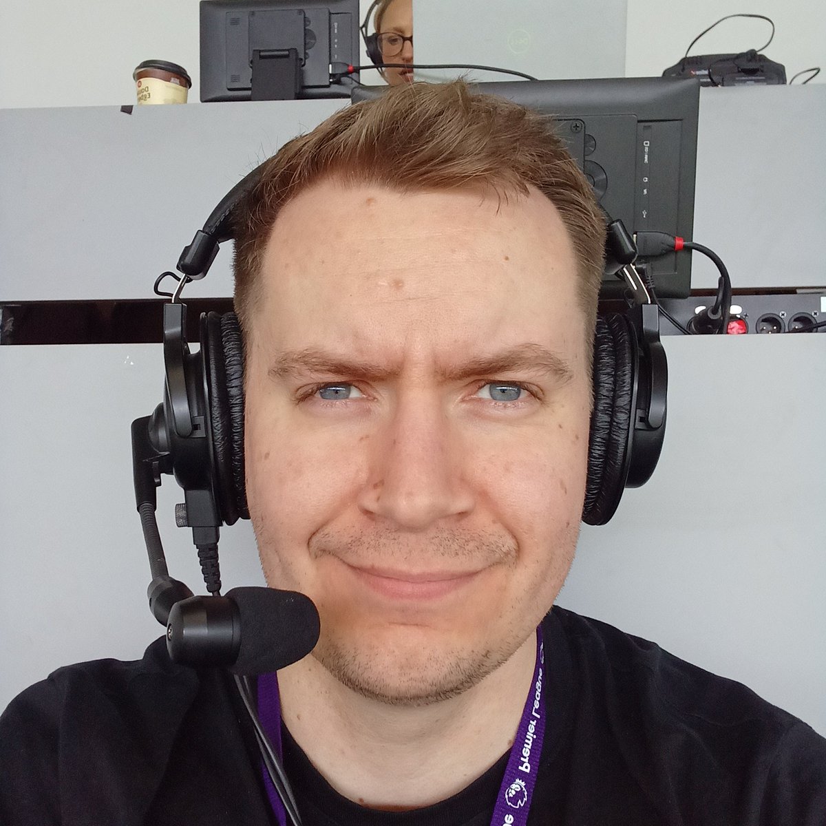 ConorJPorter's tweet photo. At Turf Moor today, commentating on the Premier League clash of Burnley vs Aston Villa alongside @EntonBarefoot for @BHBNsport1952  🍷 🦁 

A win for Villa would move them one step closer towards Champions League football next season!

Chasing the goal ⚽️ 📻 https://t.co/raciKPpIxU