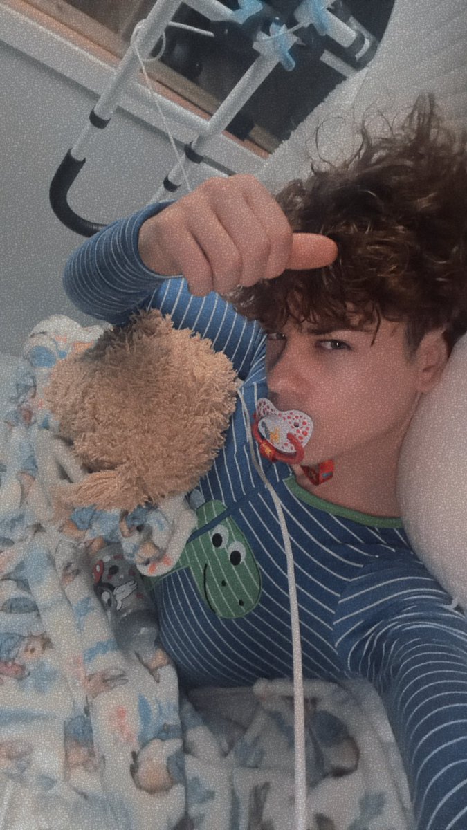 toddlerboyy's tweet photo. Good morninggggg. Ugh I’m so cozyyyy https://t.co/LGSMuZXCtg