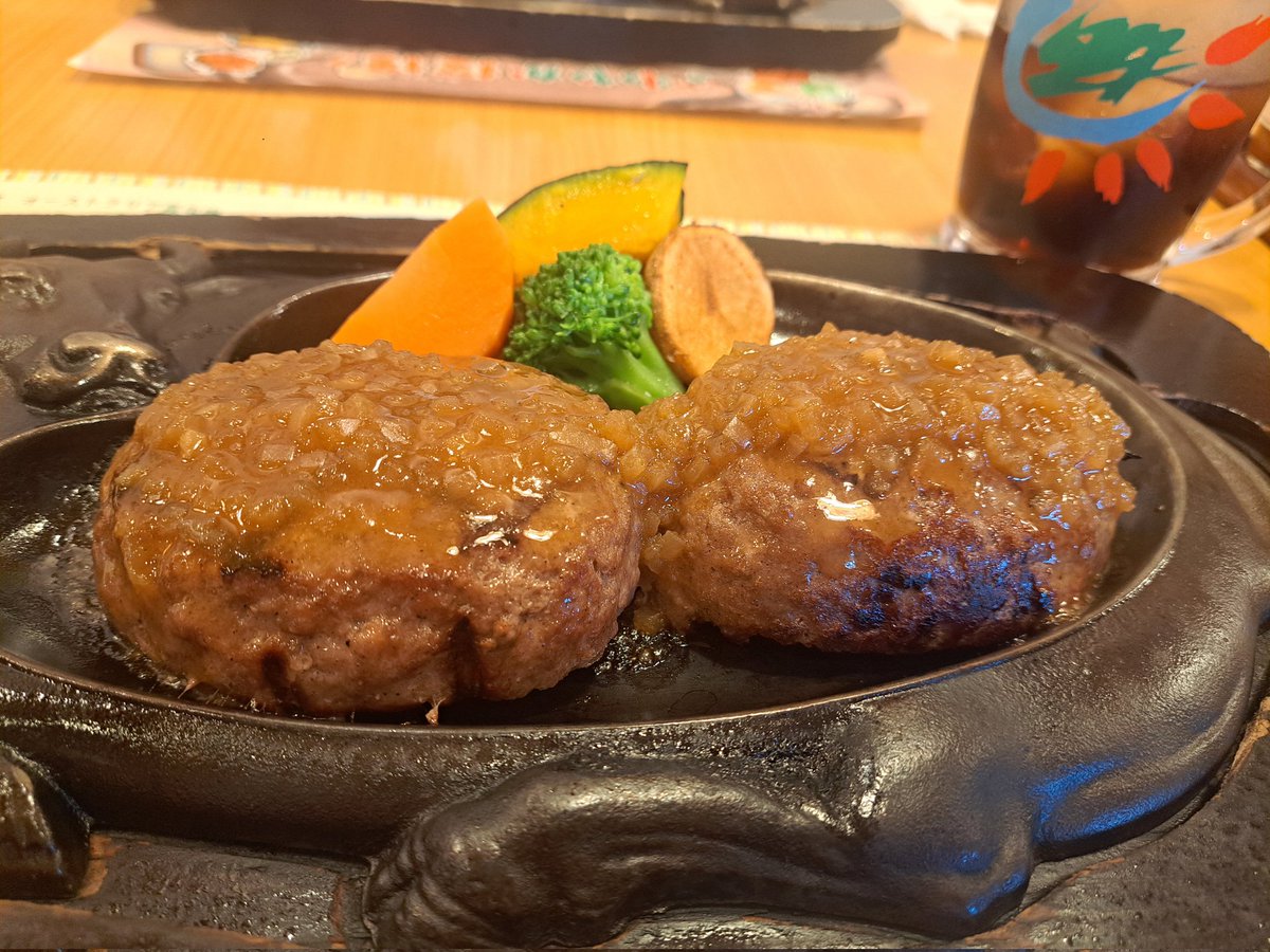 Ado_oshiaka's tweet photo. 今日は比較的のんびり過ごして美味しいものも食べれて幸 https://t.co/n1rox3qBld