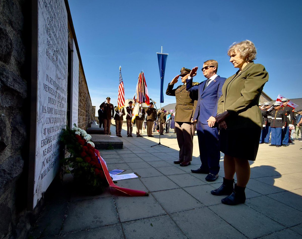 usembvienna's tweet photo. 🇺🇸🕯🇦🇹 This May 10, 2026, Ambassador Fisher and the Special Envoy for Holocaust Issues Ellen Germain led a U.S. delegation to the International Liberation Ceremony at Mauthausen to honor the memory of those who suffered and perished at the camp, as well as the survivors and liberators. We stand united in remembering this dark chapter of history and reaffirm our commitment to confronting hate and antisemitism in all its forms. Together, we pledge to #NeverForget and to educate future generations about the horrors of the Holocaust. #NeverAgain #NiemalsWieder #WeRemember
@StateSEHI 
@state_seas
@mauthausenkomitee
@mauthausenmemorial
@gusen_memorial
@7thatc
@usarmyeuraf
@eucomofficial