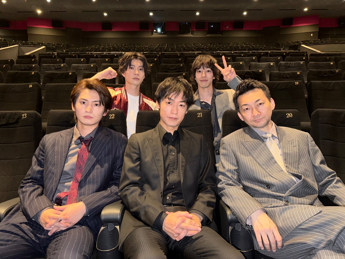deadend_drama's tweet photo. 御礼！！！！！！
◤「DEAD END -羅刹の刻印-」完成披露上映会◢

本日は『DEAD ENDー羅刹の刻印ー』完成披露上映会に
お越しいただき、本当にありがとうございました！

ようやく皆さんにこの作品を届けることができ、
胸がいっぱいです。
皆様の温かい拍手に包まれ、
ついに本作が産声をあげたことを
スタッフ・キャスト一同、心より感謝申し上げます。

本日の感想はぜひ「#DEADEND」で呟いてください！

​ 📺️ オリジナル配信ドラマ
​ ​ 「DEAD END -羅刹の刻印-」は
 5/22(金)よりU-NEXTにて独占先行配信決定 

#福士誠治 
#押田岳 #波岡一喜 
#杉江大志 #木津つばさ #安見悟朗監督