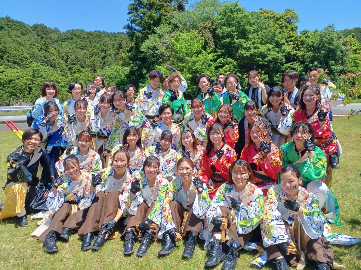 TSUNAGI1014's tweet photo. 【しらさぎフェスタ】
5/10に開催されたしらさぎフェスタに参加させていただきました！

そこで2025年度演舞［F.O.R.colors］は踊り納めでした😌
1年間 たくさんうちわをあげてくださりありがとうございました！！
2026年度の津凪もよろしくお願いします🙂‍↕️🌊

NEXT･･･新曲初披露🐶🗻 https://t.co/zms0m2itDk
