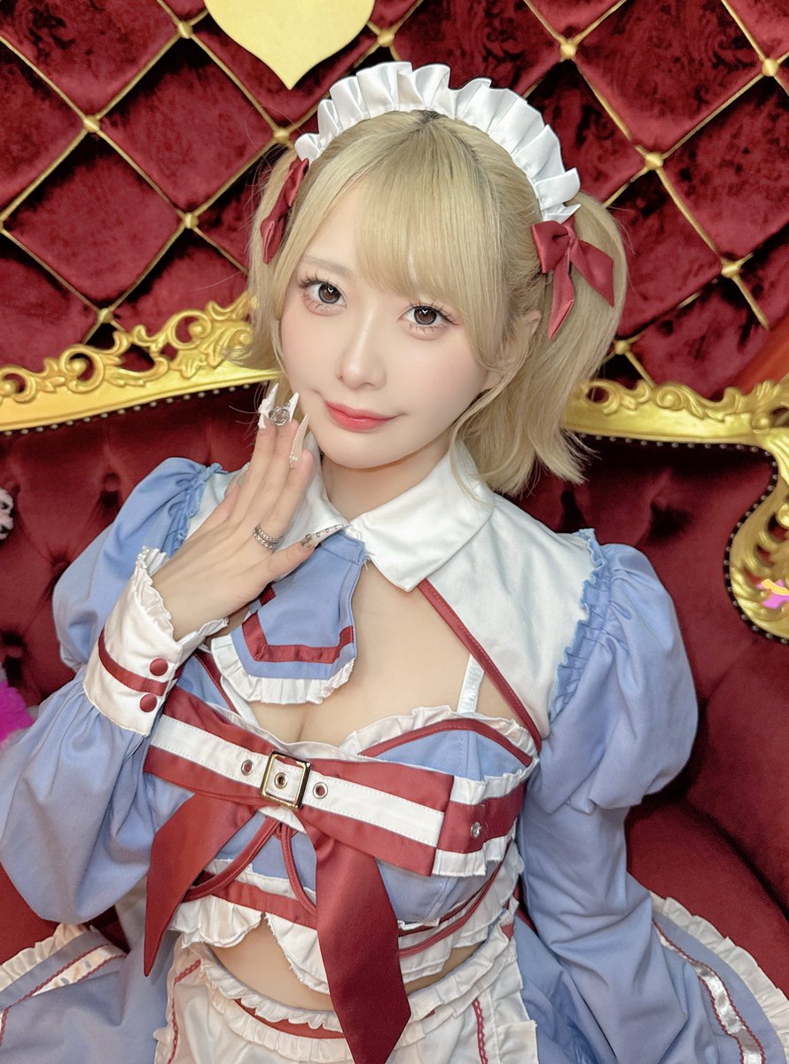 アリスラウンジさんのレセプションにお邪魔させて頂きました(՞⸝⸝› ̫ ‹⸝⸝՞)
店内内装がすごく凝ってて映えスポットも可愛かった💞
@alice_lounge12 https://t.co/8fpowsDvop