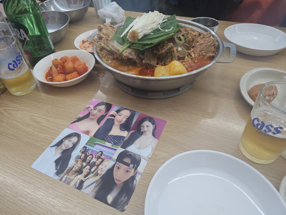 반 tweet media
