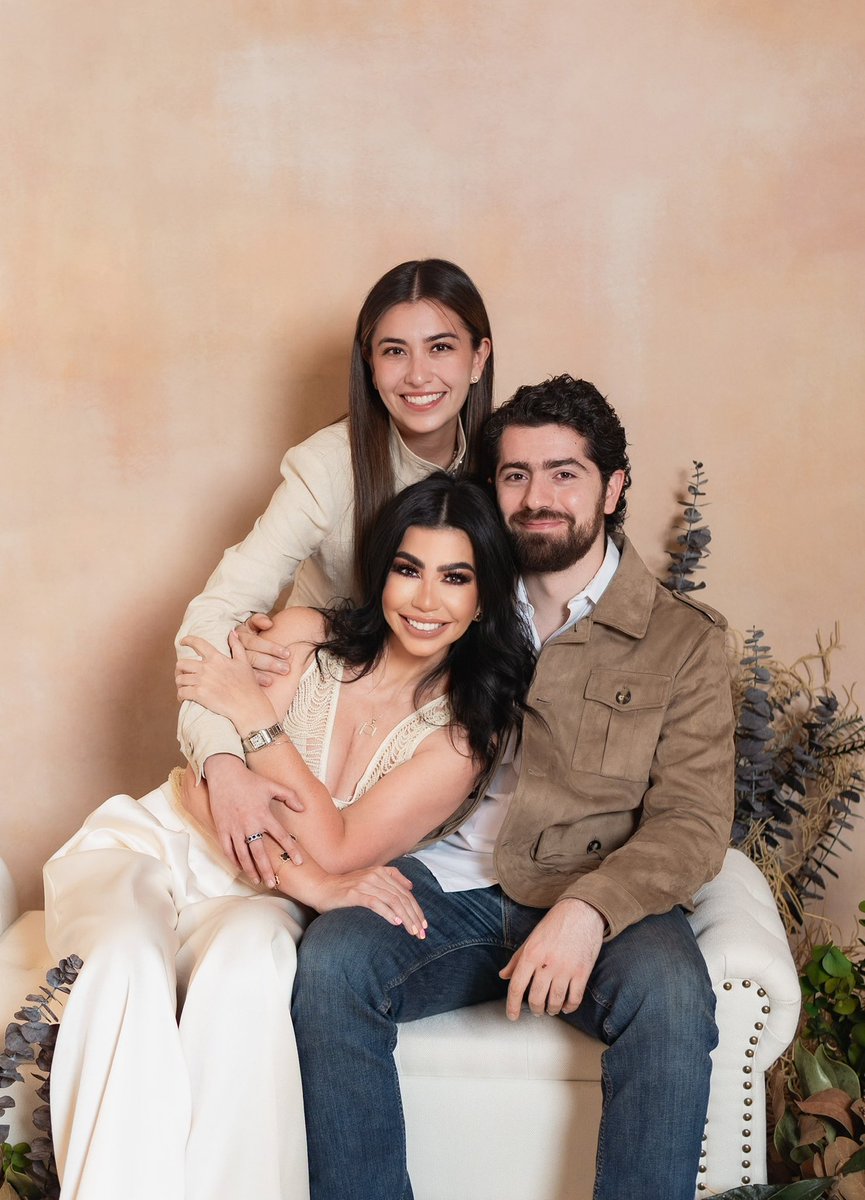 Paola Arsof tweet media
