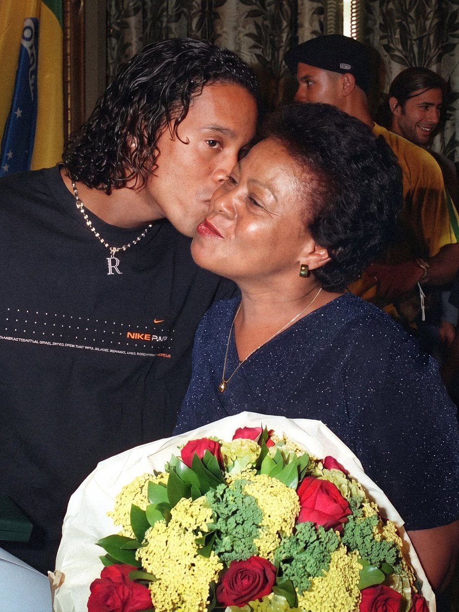 Ronaldinho tweet media