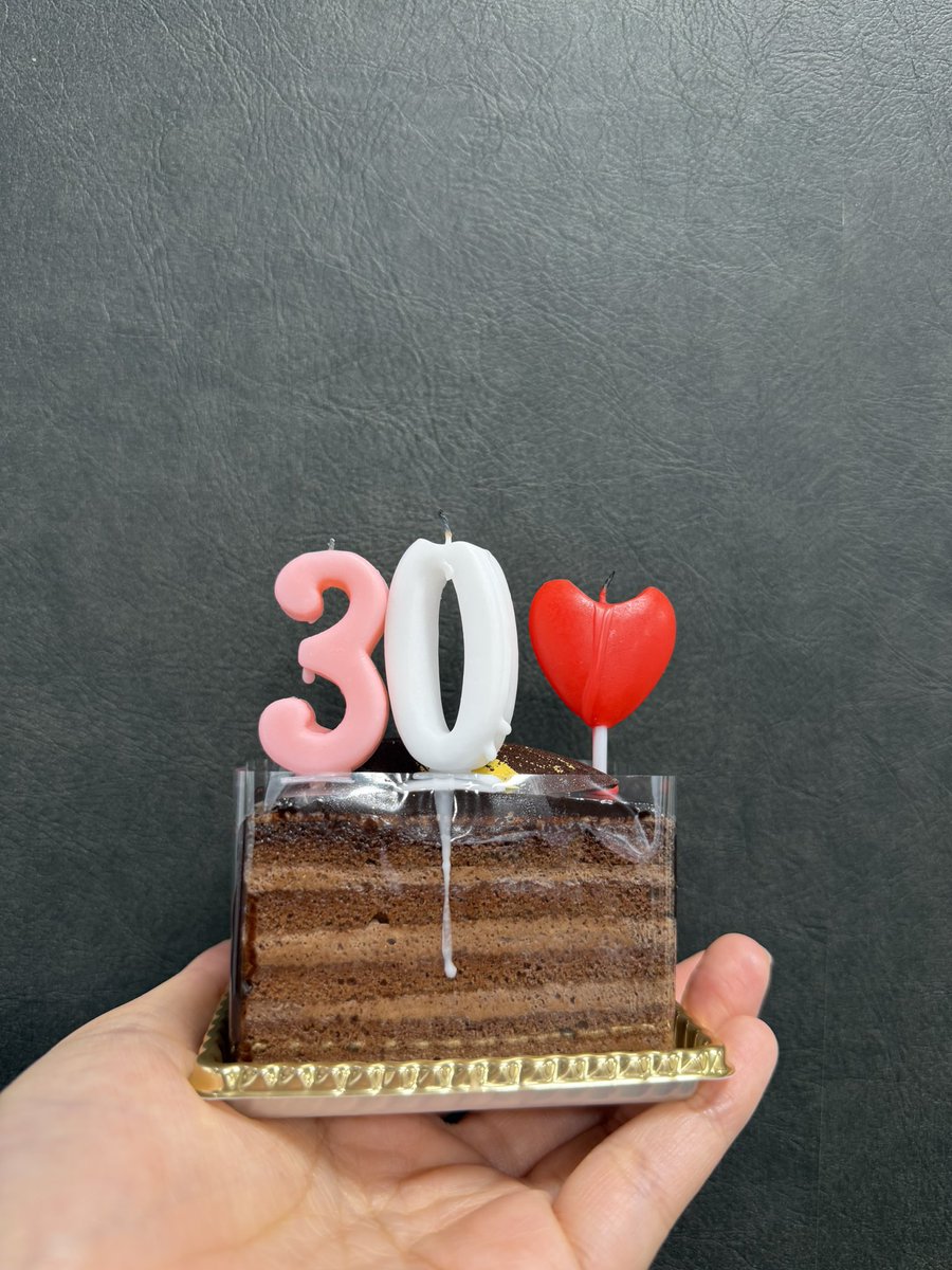 mi0507ds's tweet photo. お疲れ様です！

本日30歳になりました〜！
遅番メンバーがお祝いしてくれました🎂💐💗
（せいあちゃんは早上がりだったのに残ってお祝いしてくれて愛）

そして5/7で店舗デビューして3年経ちました！
4年目も初心を忘れずマイペースに頑張ります🔥

 #ドクターストレッチ
 #日本橋髙島屋S.C. https://t.co/BaYzLoNJ65