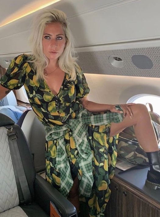 torturedgaga's tweet photo. you dont get how much i love this outfit, i need every item 😩😩 https://t.co/IKnAJ7ta1Z