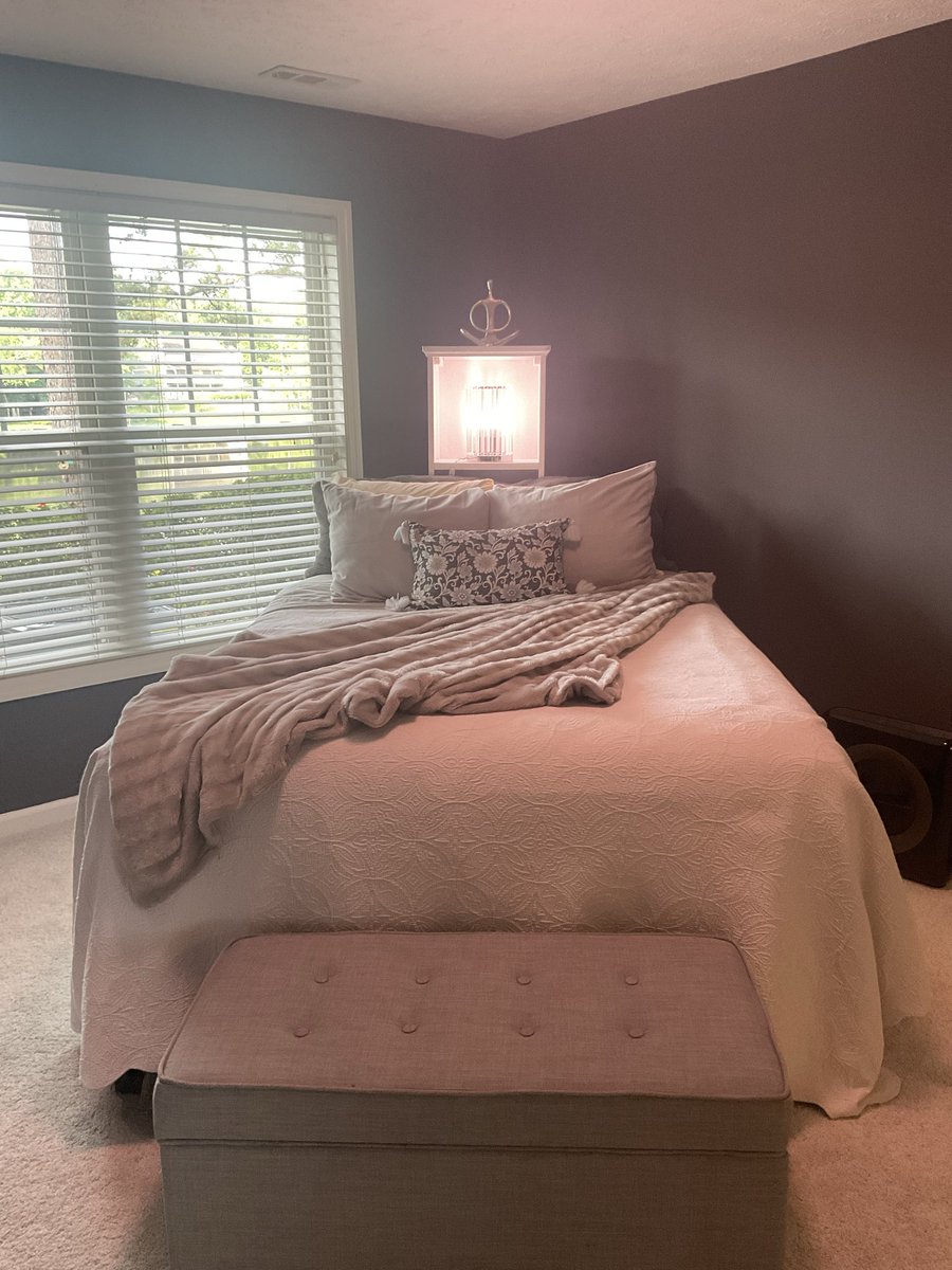 christinekight's tweet photo. Day 9 begins.
#MakeYourBed #DailyDisciplines https://t.co/m3Q9Az4ksx