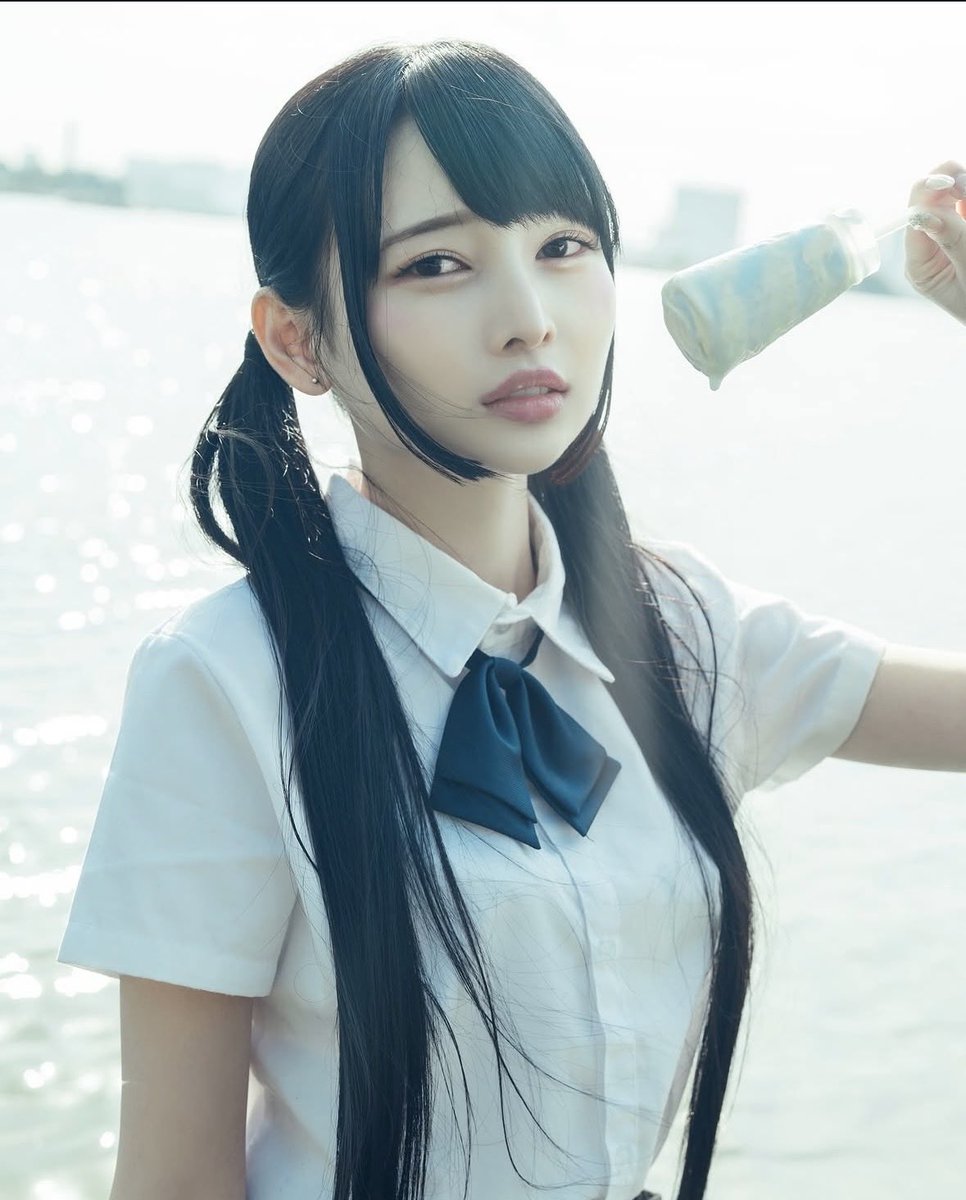 yuunouicchi's tweet photo. 『跡美しゅり』【2021年6月引退】

◇デビュー日
2015年9月2日

◇生年月日
1995年10月6日　30歳

◇身長と3サイズ
156cm　85-55-85cm（Bカップ）

◇イッチのコメント–
お人形さんのようなルックスが特徴的なやな。現役時代に□リ×ドS女王様の強烈ギャップで注目を集め、ファンは虜になったんや。
趣味（釣り、パチンコ、競馬）や美容へのこだわりをオープンに語る親しみやすさも支持を集めているンゴ。
復帰・引退を経て現在はグラビア、ライブ、ファンクラブで活躍中やで！