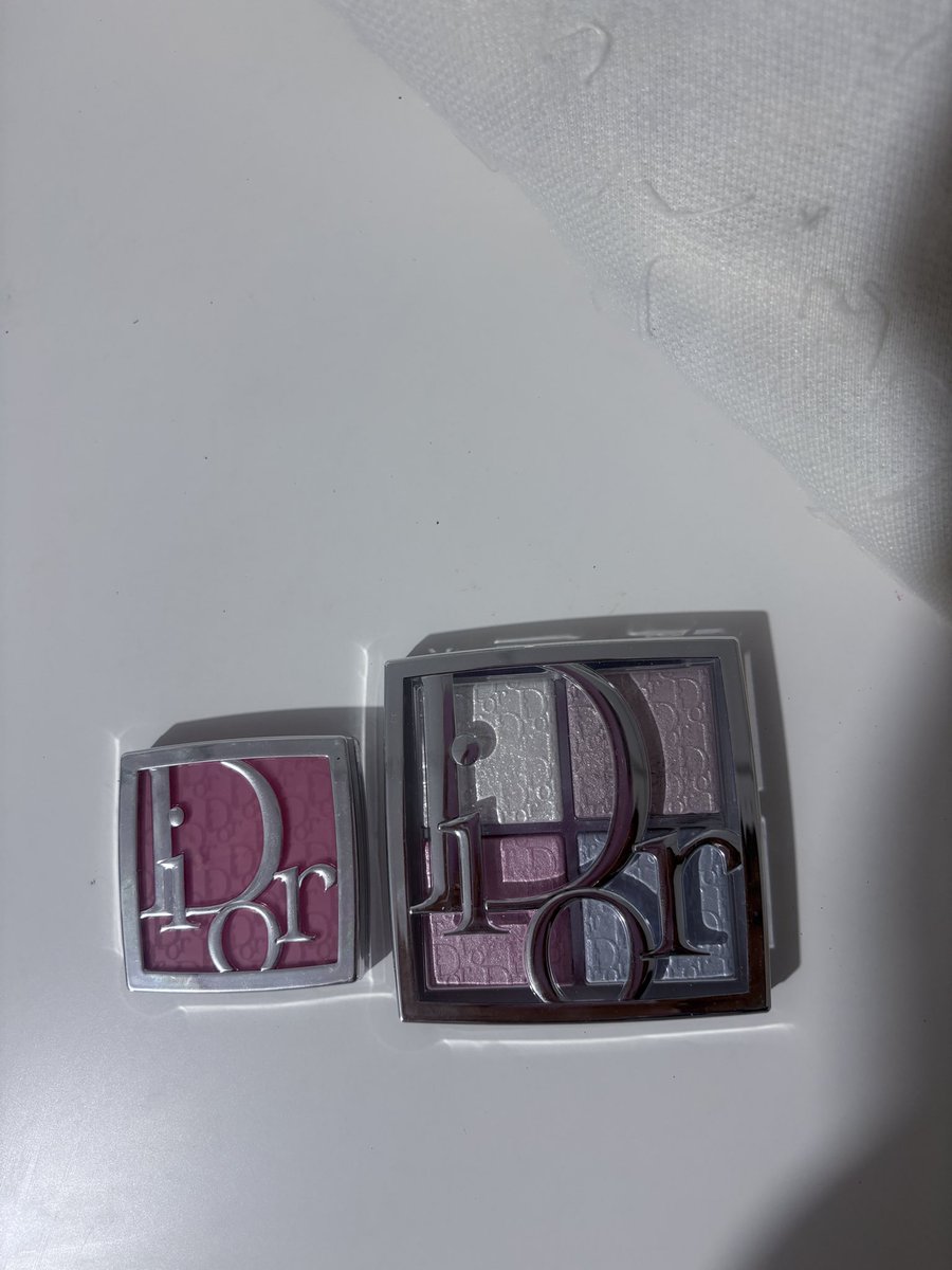 pwpworpmpm's tweet photo. ไฮไลท์ Dior Backstage Glow Maximizer Palette #002 Frosted Opal Glow ✨ 
1300฿

บรัช Dior Backstage Rosy Glow💗
 #001 Pink
  900฿

ทุกชิ้นไม่มีอุปกรณ์สแกนขึ้นแท้ 💯<ค่าส่งตามบิล>ไม่รับผ่อน / งดต่อ
#ส่งต่อdior #ส่งต่อเครื่องสําอาง #ส่งต่อเครื่องสําอางมือสอง #เครื่องสําอางค์มือสอง https://t.co/vXWqAFAU3q