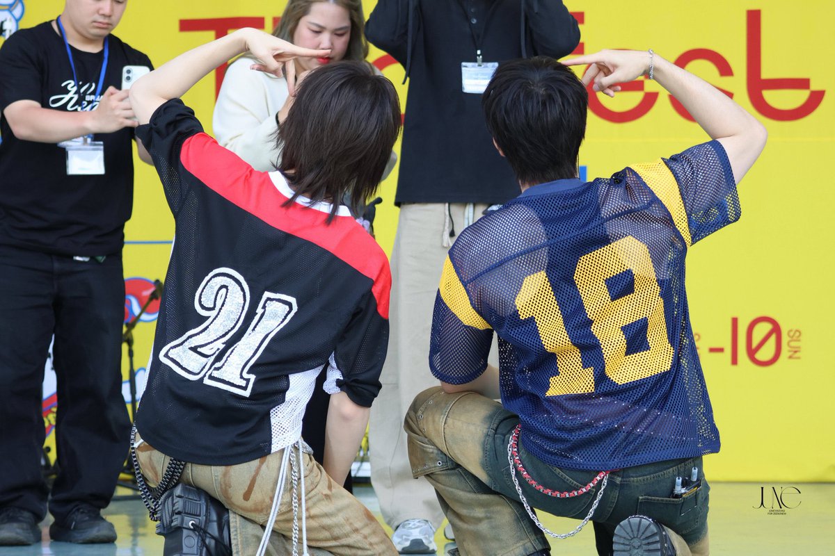 นุนิวเบอร์ 21 = วันครบรอบที่เจอกันครั้งแรก 🥰
พี่ซีเบอร์ 18 = วันครบรอบที่ซีนุนิวคบกัน 🙂‍↔️✨

#ZeeNuNew ((พ่กคุรเนียนเปลี่ยนเป็นวันเกิดสนสน ผมก็ล้ออยู่ดี อิอิ))