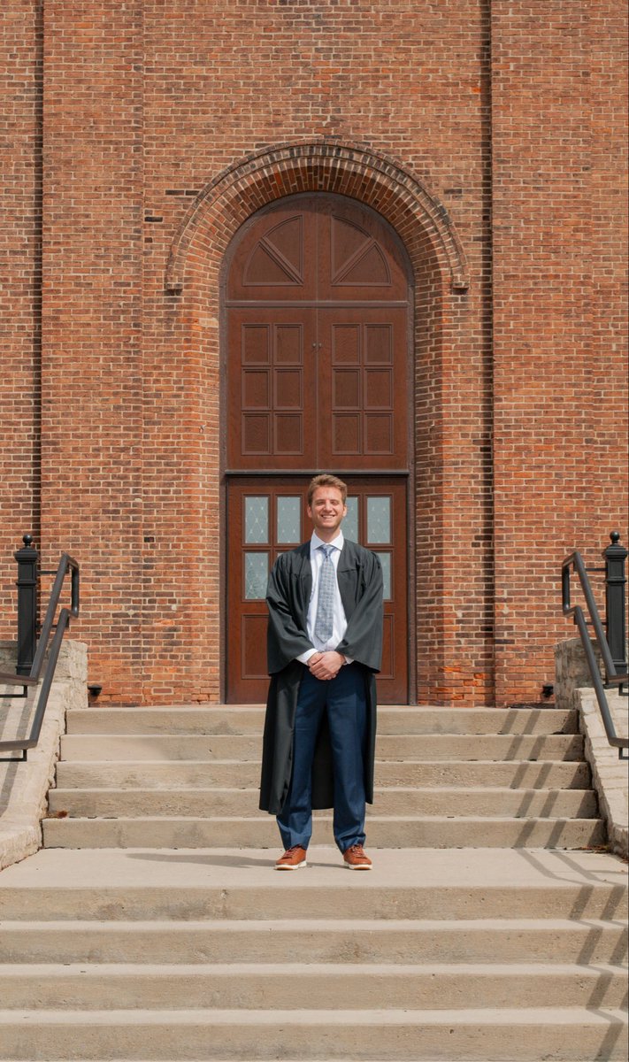 BarbKatic's tweet photo. So proud of you Luka! We love you!! ❤️💙🎓#FLYER26GRAD https://t.co/kZaXILyFMv