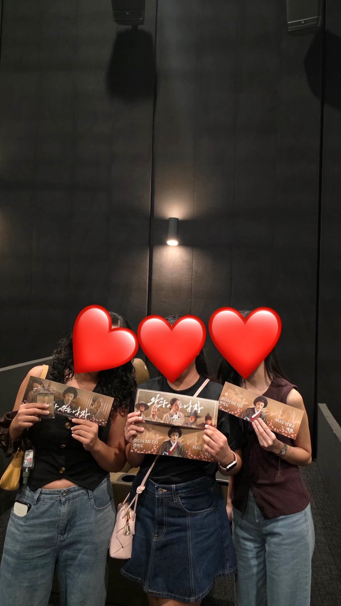 ryllieeee_'s tweet photo. I also met @midofied for the first time!! 🥺🥰 https://t.co/AP9X0brHpA