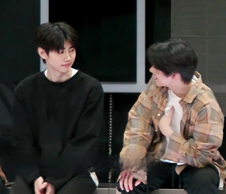 유유.ᐟ ⭑ tweet media