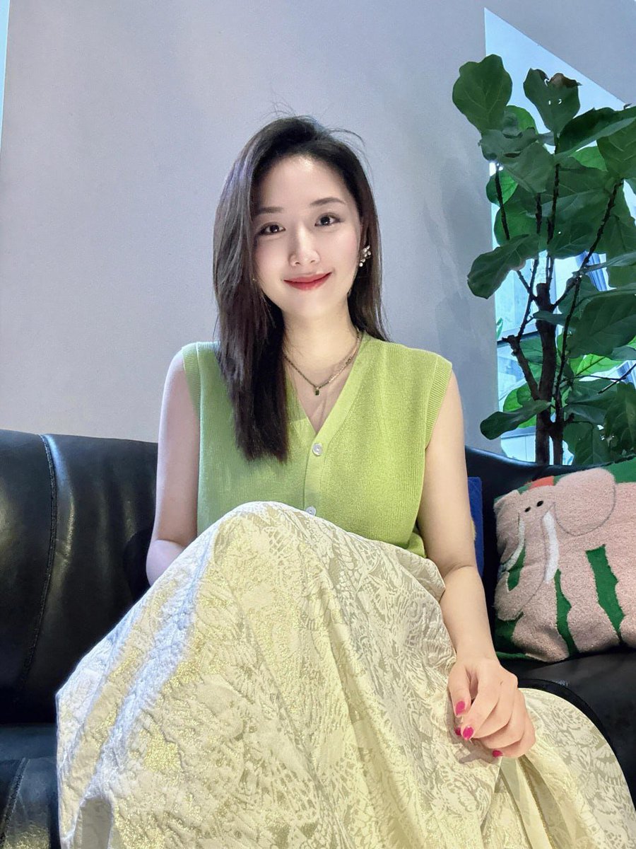 Sumo7243's tweet photo. 592  90后宝妈，美容行业从业者，热爱生活的魅力探索者。经济独立，翻墙记录不一样的日常。喜欢和坦诚有趣、讲卫生、素质成熟的男士交流～ #深圳 https://t.co/b9zm965o7r