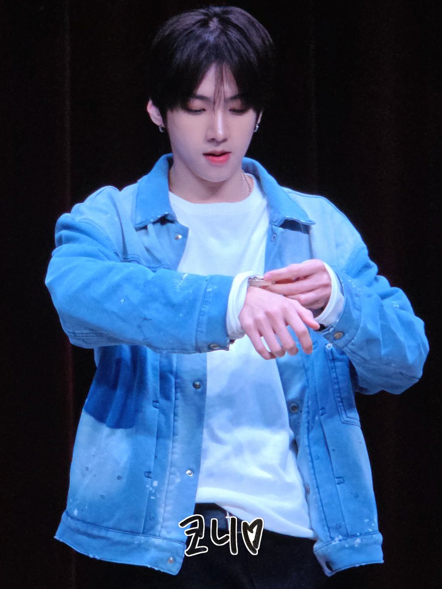 코니 tweet media
