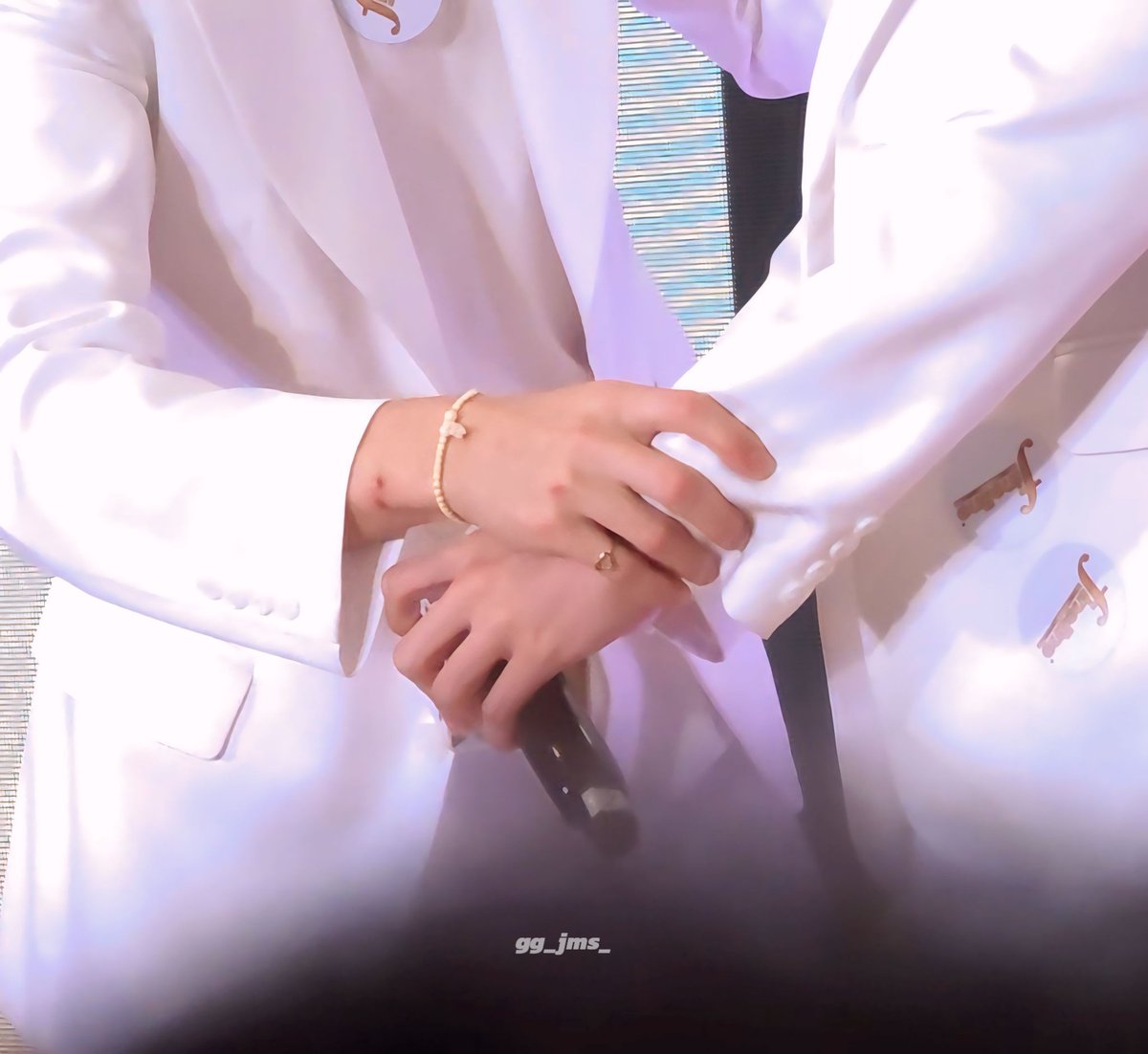 จี i บี 🧸 tweet media