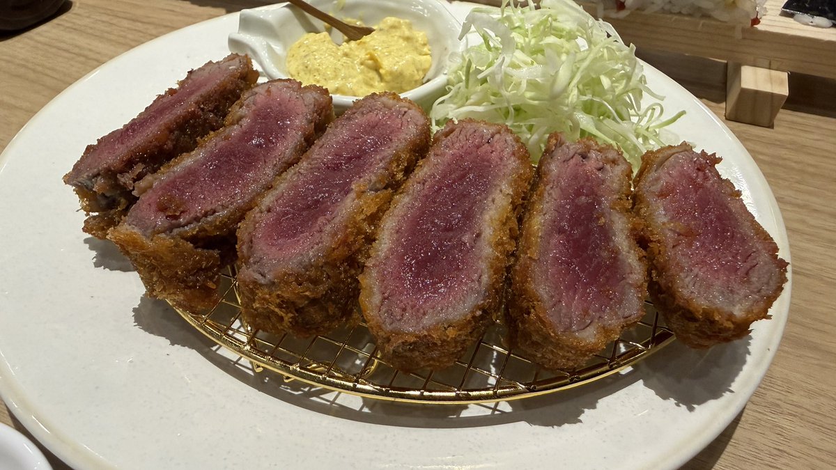 ウエティ tweet media