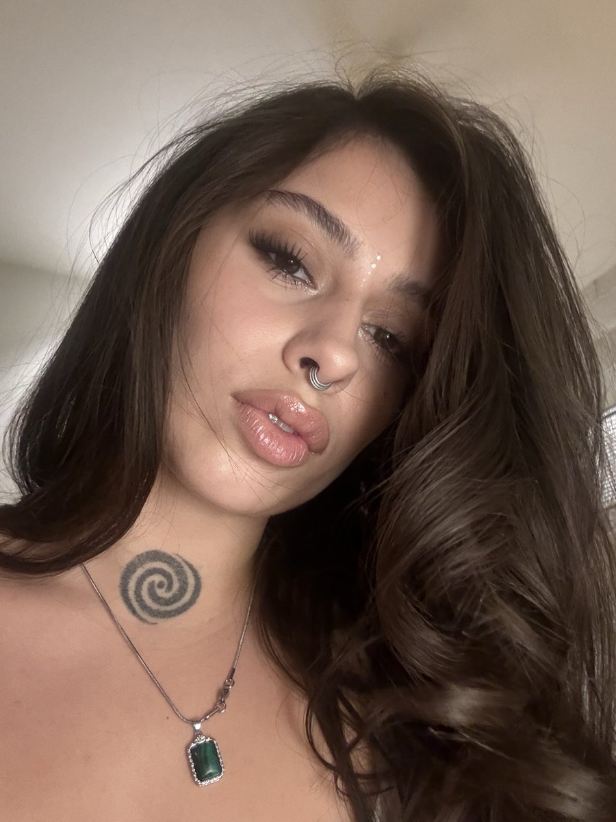eroticá tweet media