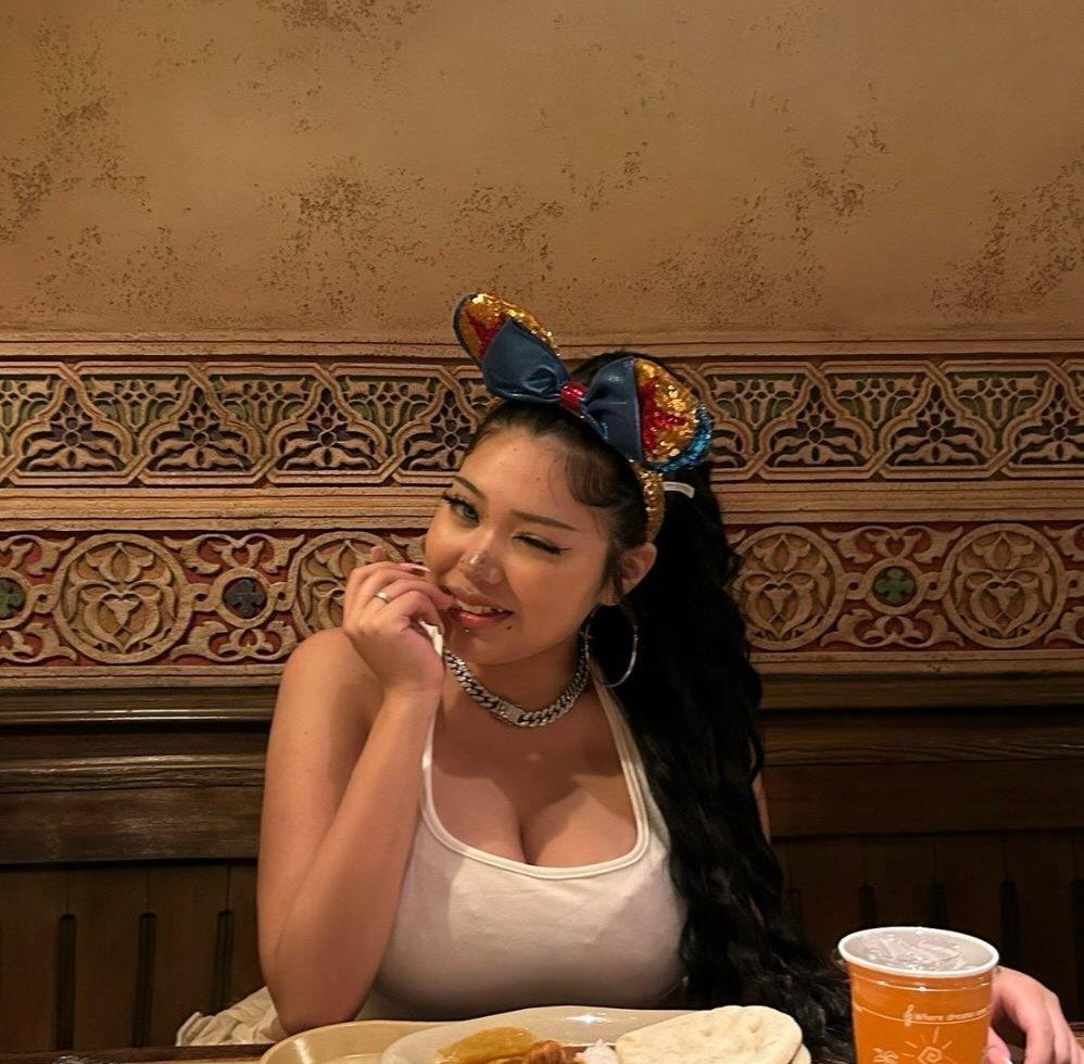 マナ tweet media